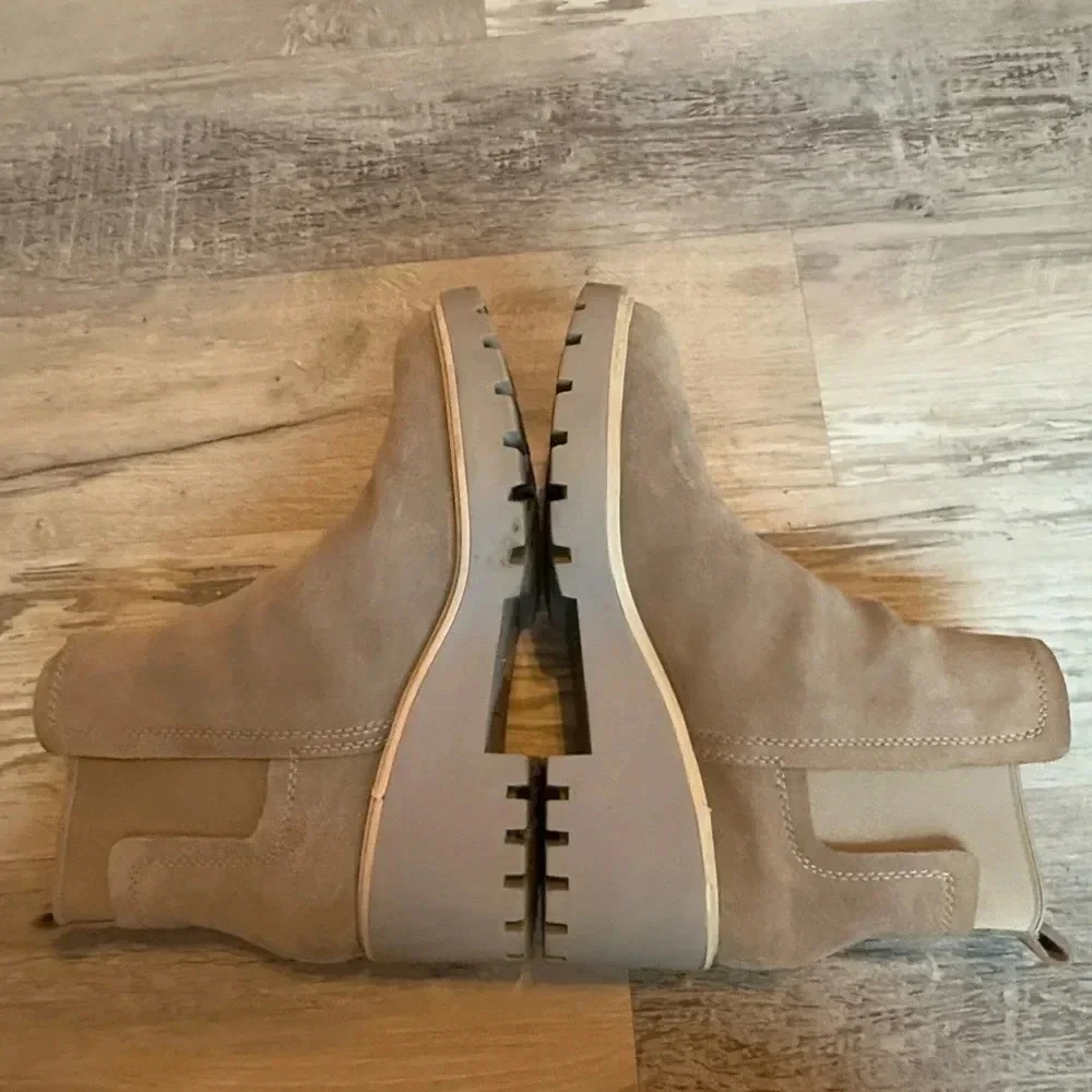 Dolce Vita Womens Haily Boot Taupe Tan Suede Chelsea Chunky Lug Platform